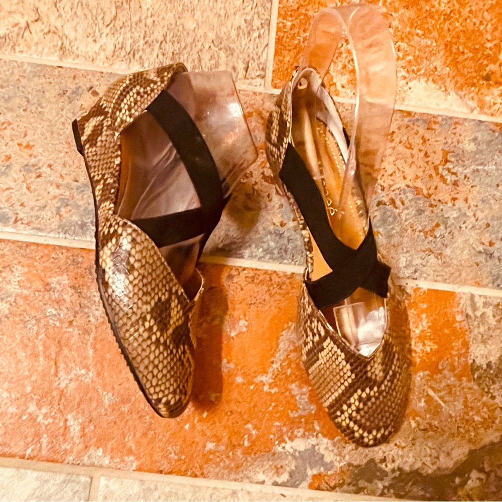 🐆NWOB! J.Renee Ballet Style Snake Print Low Wedge Heels!
